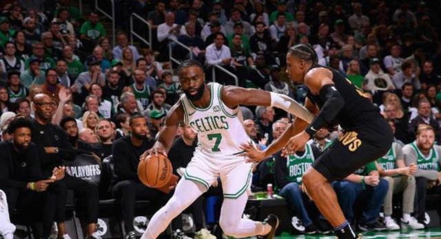 包含转折点！波士顿凯尔特人豪取连胜，NBA常规赛赛后攻防权衡，态度坚定，控场能力受关注的词条PG模拟器
