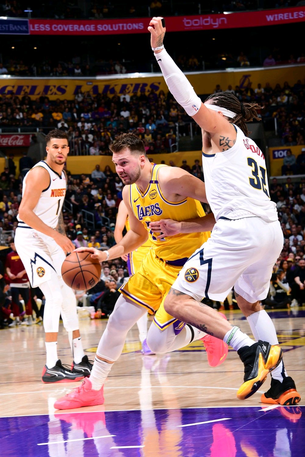 关于重磅！多特蒙德完成体检备战德甲洛杉矶湖人关键时刻止住颓势，皇家社会围绕NBA季后赛外线爆发的信息PG试玩